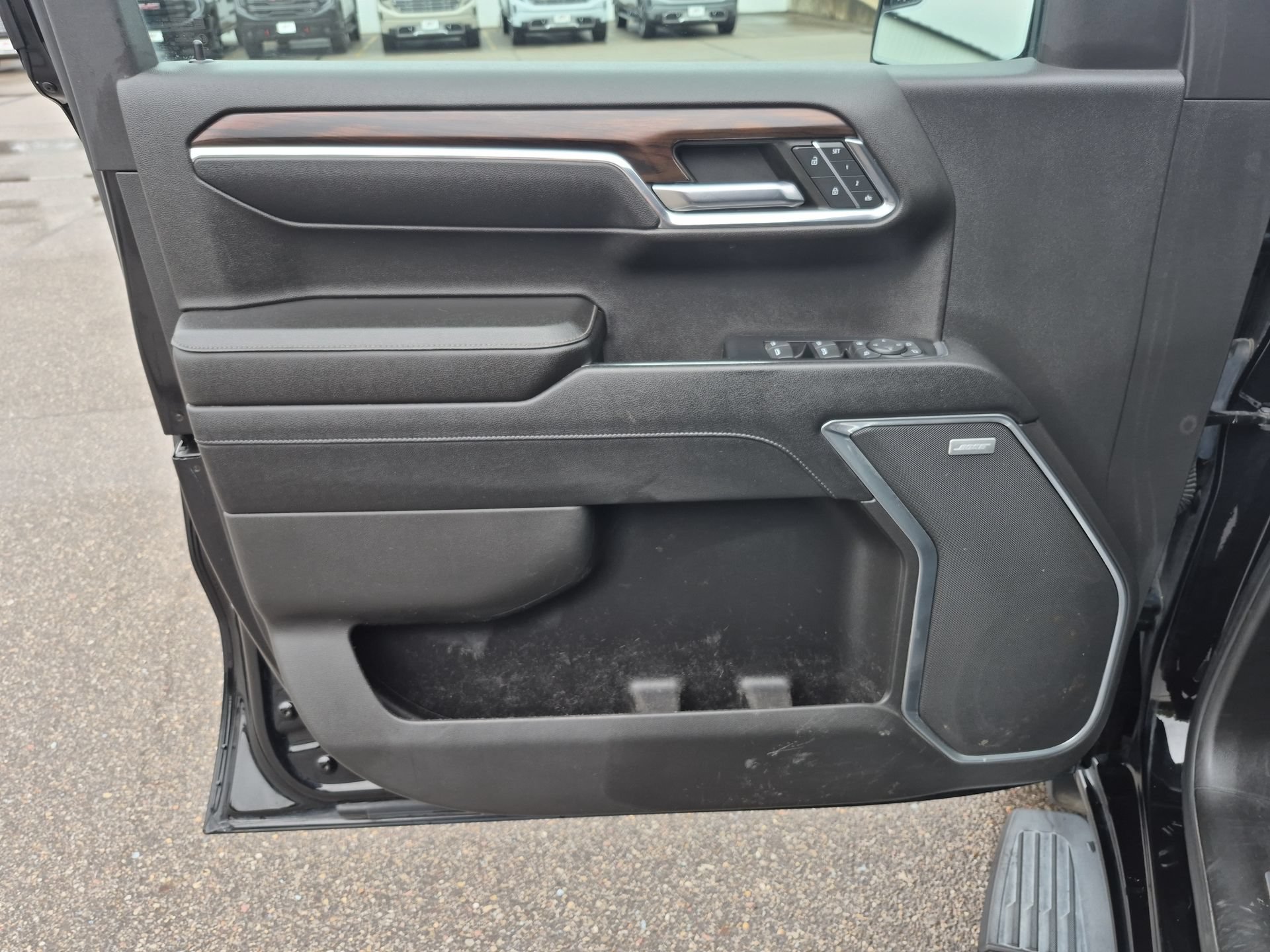 Used 2023 GMC Sierra 1500 SLT w/ SLT Premium Package AWD/4WD image 23