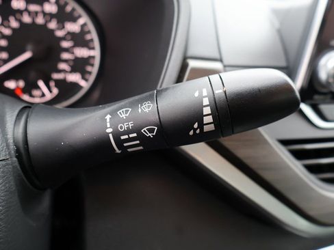 Used 2024 Nissan Altima 2.5 SV image 45