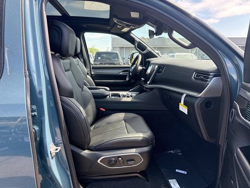 New 2026 Jeep Grand Wagoneer 4WD image 33