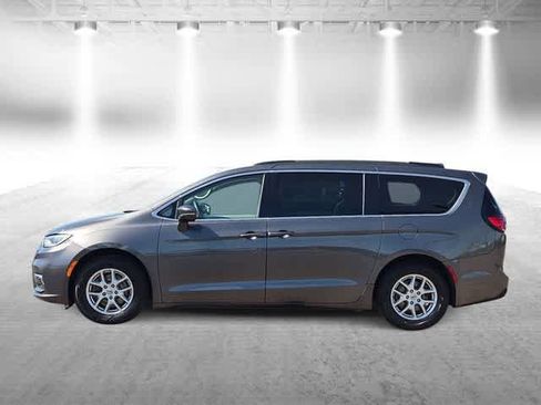 Certified 2022 Chrysler Pacifica Touring-L FWD image 5