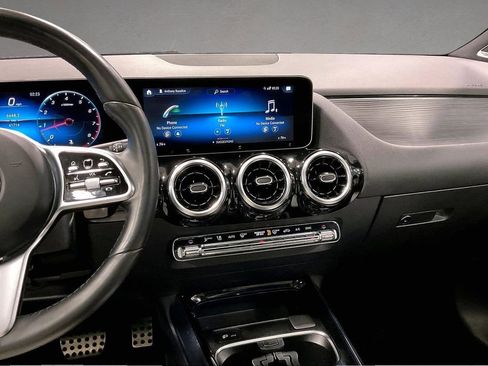 Used 2021 Mercedes-Benz GLA 250 4MATIC image 9