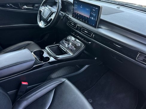 Certified 2023 Lincoln Nautilus FWD w/ Premium Package image 15