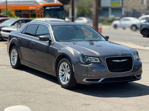Used 2015 Chrysler 300 Limited RWD image 20