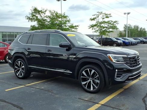 Used 2025 Volkswagen Atlas SEL Premium R-Line AWD/4WD image 3