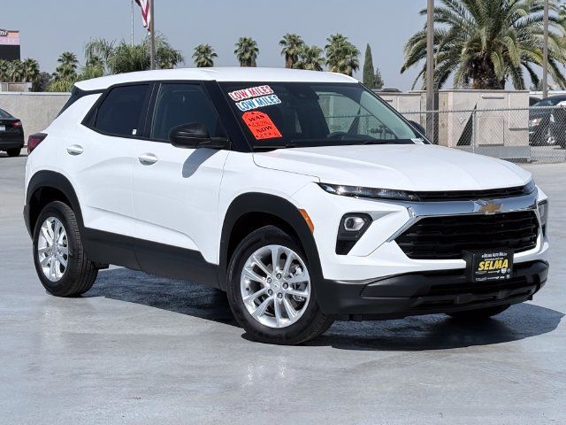 Used 2026 Chevrolet TrailBlazer LS w/ LS Convenience Package FWD image 2