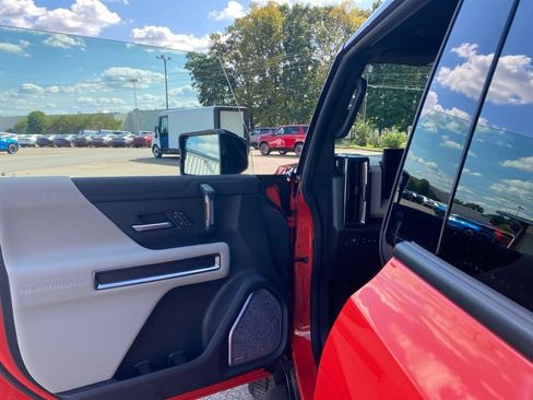 Used 2026 GMC Hummer EV SUV AWD/4WD image 16