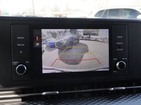 Used 2023 Kia Carnival LX FWD image 42