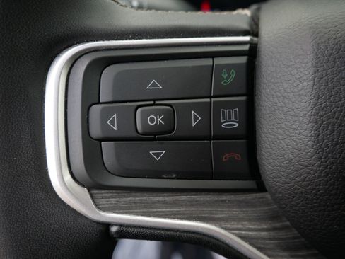 Used 2024 Jeep Wagoneer L Series II AWD/4WD image 29