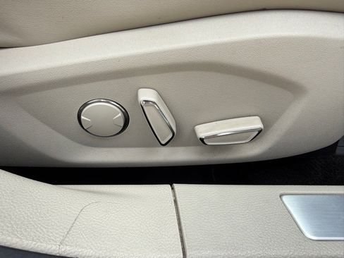 Used 2017 Ford Fusion Platinum image 27