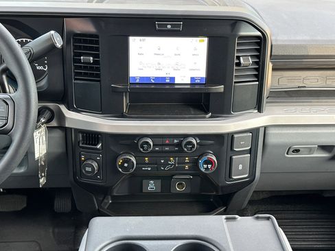 New 2025 Ford F550 4x4 Supercab Super Duty image 21