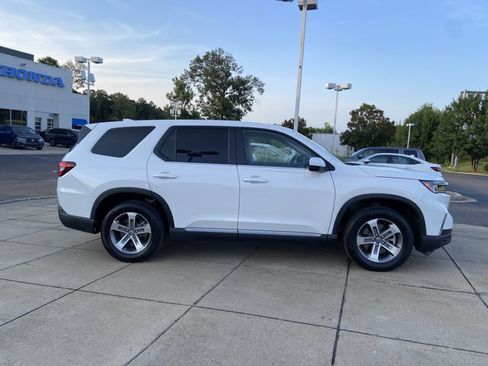 Used 2025 Honda Pilot EX-L image 13