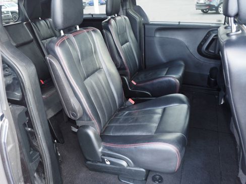 Used 2017 Dodge Grand Caravan GT image 17