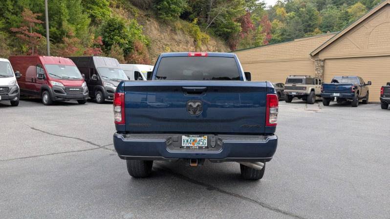 Used 2024 RAM 2500 Big Horn w/ Night Edition AWD/4WD image 4