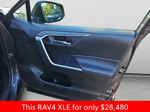 Used 2024 Toyota RAV4 XLE FWD image 36