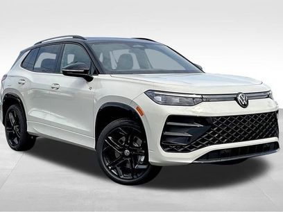 New 2025 Volkswagen Tiguan SE R-Line