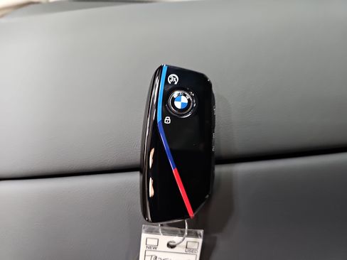 New 2026 BMW X7 M60i image 36