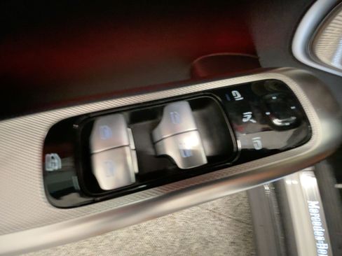 New 2025 Mercedes-Benz GLC 350e 4MATIC image 13