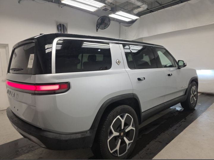 Used 2024 Rivian R1S Adventure Dual AWD/4WD image 3