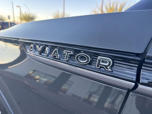 Used 2022 Lincoln Aviator Black Label w/ Class IV Trailer Tow Package image 13