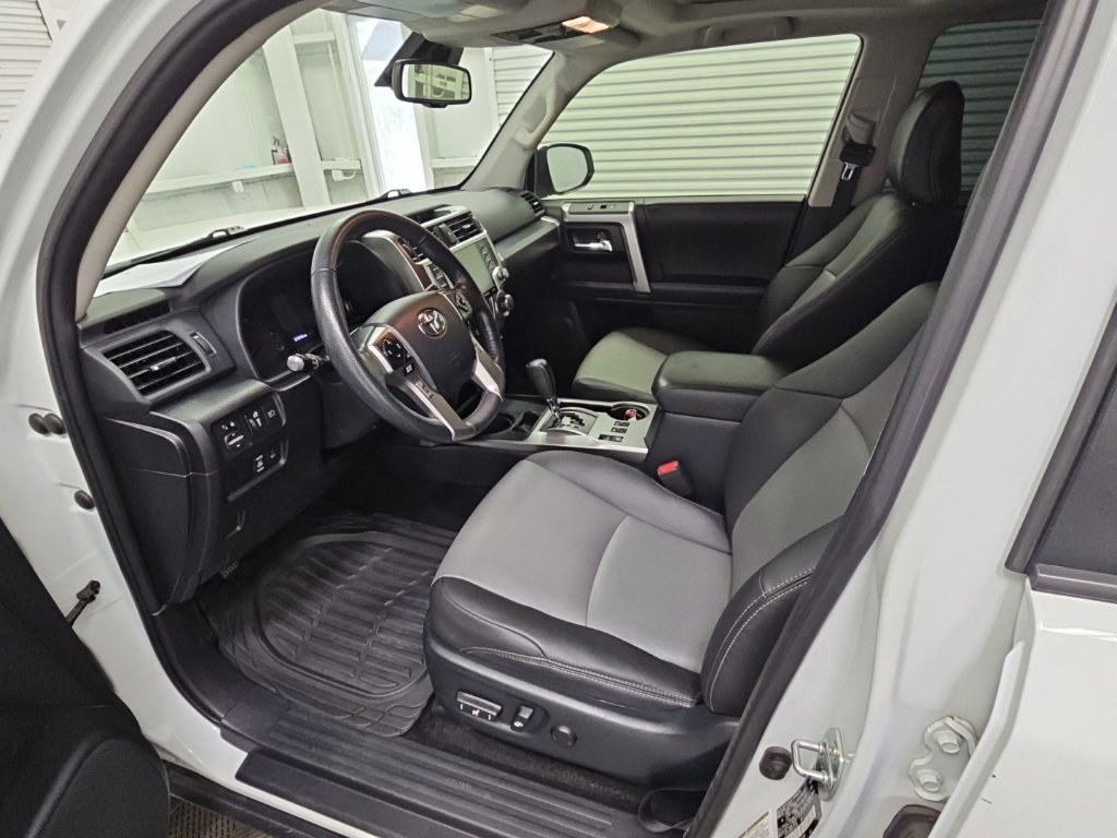 Used 2024 Toyota 4Runner SR5 Premium w/ Moonroof Package RWD image 12
