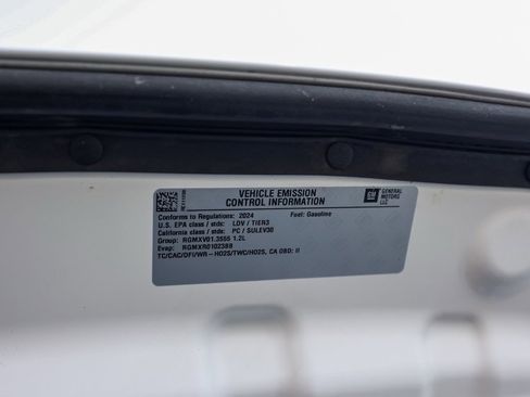 Used 2024 Chevrolet Trax RS w/ Driver Confidence Package image 32