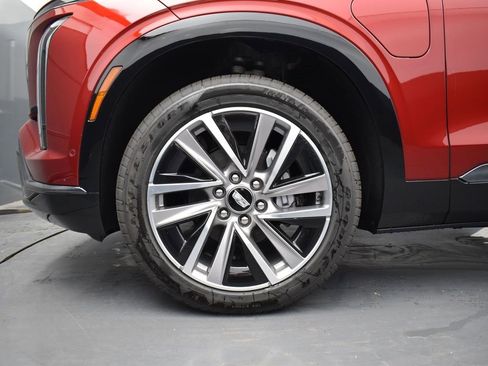 New 2026 Cadillac Vistiq Sport w/ LPO, Floor Liner Package image 8