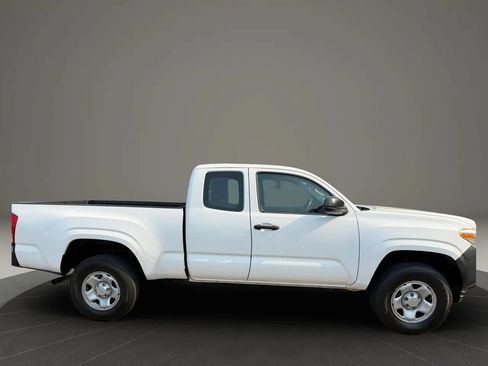 Used 2016 Toyota Tacoma SR RWD image 10