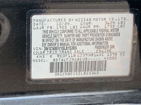 Used 2025 Nissan Versa SV image 10