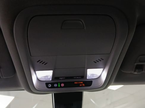 Used 2020 Chevrolet Equinox LT image 12