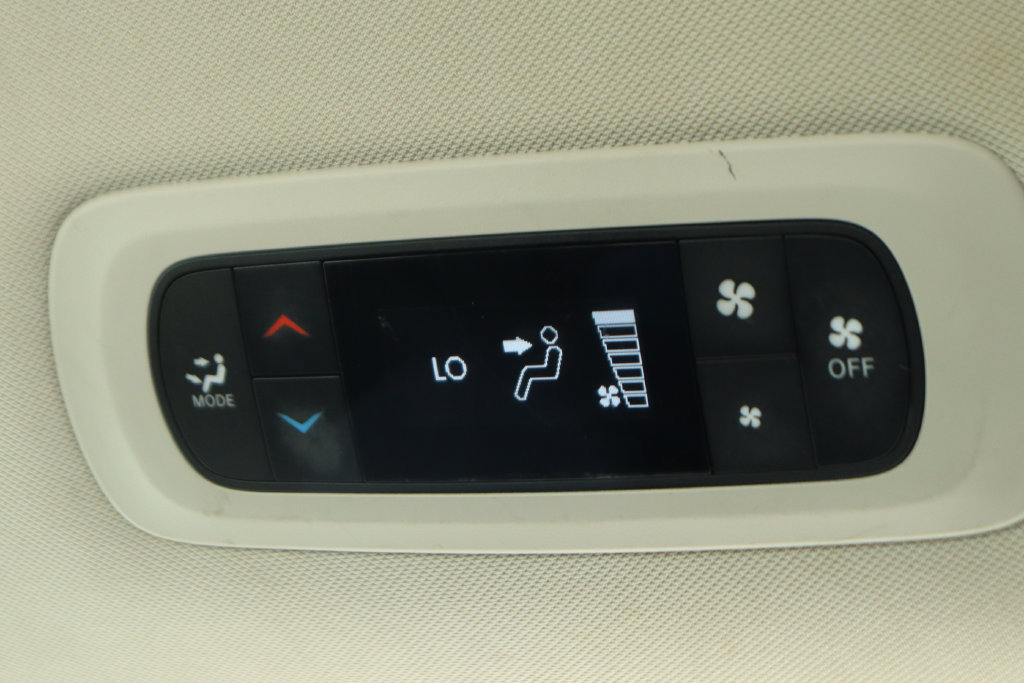 Used 2023 Chrysler Voyager LX FWD image 38