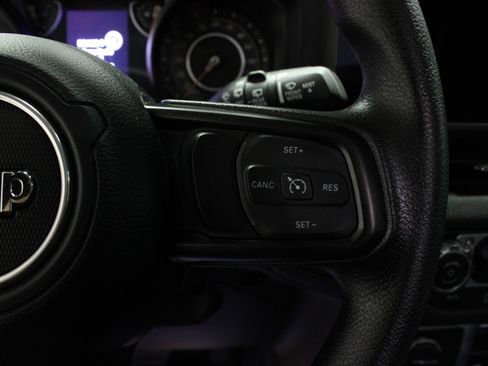 Used 2025 Jeep Wrangler Sport image 22