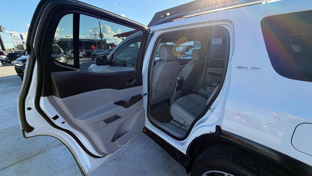 Used 2020 GMC Acadia SLT w/ Driver Alert Package II FWD image 12