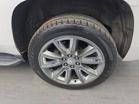 Used 2019 Chevrolet Tahoe LT w/ Luxury Package image 16