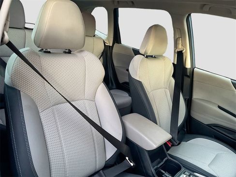 Used 2023 Subaru Forester Premium image 27