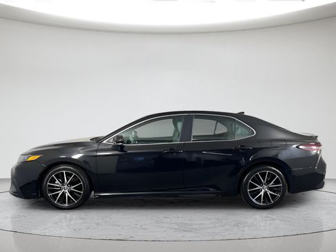 Used 2023 Toyota Camry SE AWD/4WD image 8