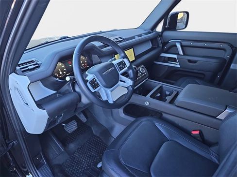 Used 2024 Land Rover Defender 110 X-Dynamic SE image 15