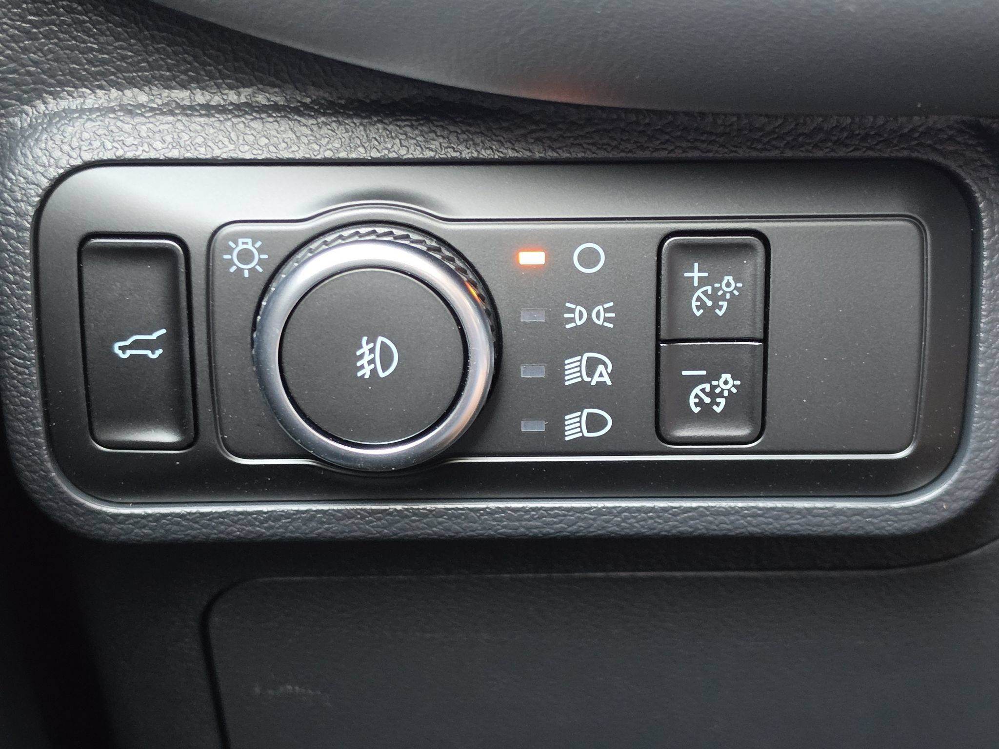 Used 2026 Ford Explorer Active w/ Active Comfort Package RWD image 16