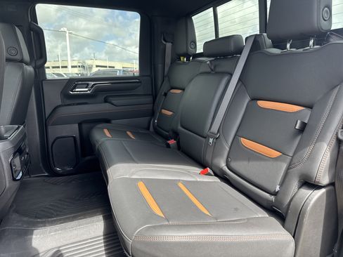 Used 2025 GMC Sierra 2500 AT4 w/ AT4 Premium Plus Package image 9