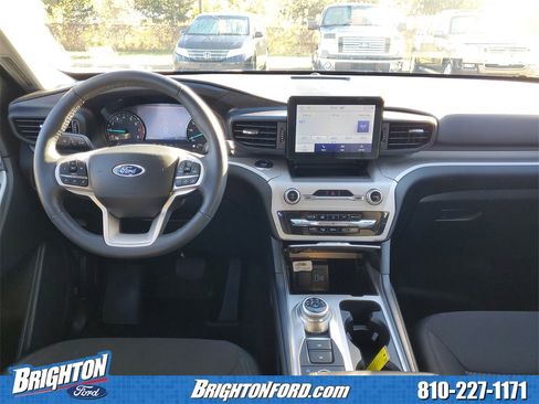 Used 2023 Ford Explorer XLT image 15