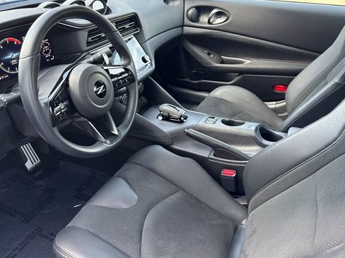 Used 2024 Nissan Z Performance w/ Floor Mat Package RWD image 9