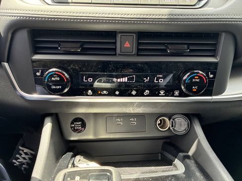 New 2026 Nissan Rogue SV w/ Cold Weather Package AWD/4WD image 12