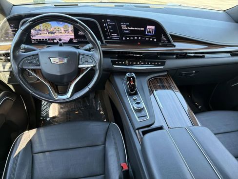 Used 2024 Cadillac Escalade Premium Luxury image 11