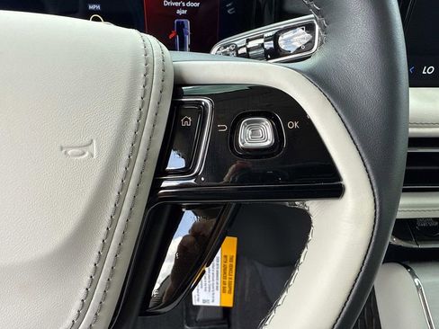 New 2025 Lincoln Aviator Reserve w/ Luxury Package image 30