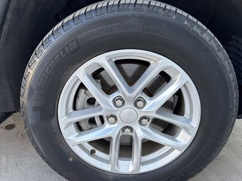 Used 2024 Jeep Grand Cherokee L Laredo image 27