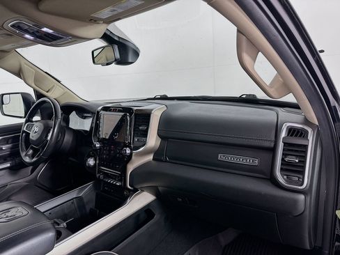 Used 2019 RAM 1500 Laramie AWD/4WD image 28