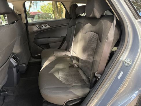 Used 2025 Kia Sportage LX image 33