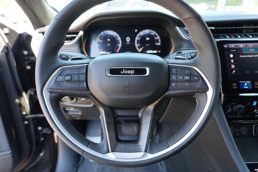 Used 2024 Jeep Grand Cherokee L Limited w/ Luxury Tech Group II AWD/4WD image 26
