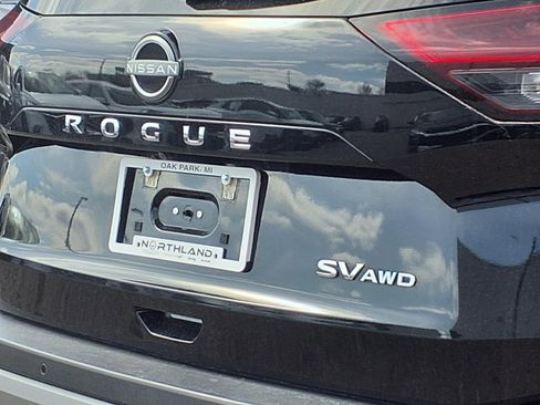 Used 2023 Nissan Rogue SV image 21