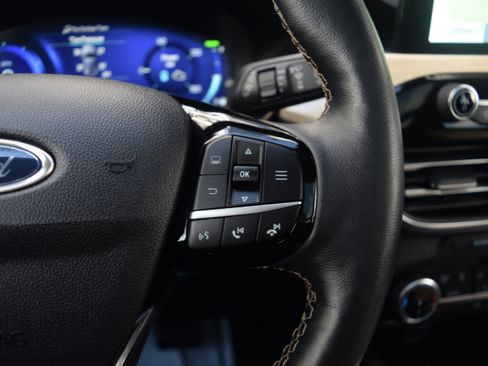 Certified 2022 Ford Escape Titanium w/ Titanium Premium Package image 5