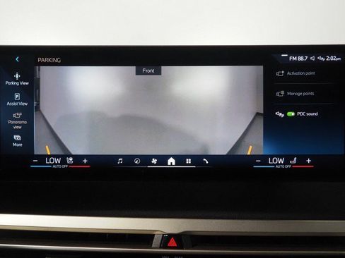 Used 2024 BMW iX xDrive50 w/ Premium Package AWD/4WD image 32